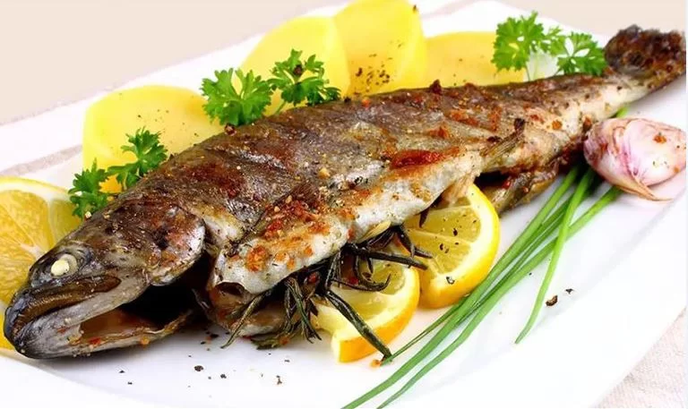 ویدیو طرز تهیه ماهی شکم پر | آموزشگاه شیرین بیان
