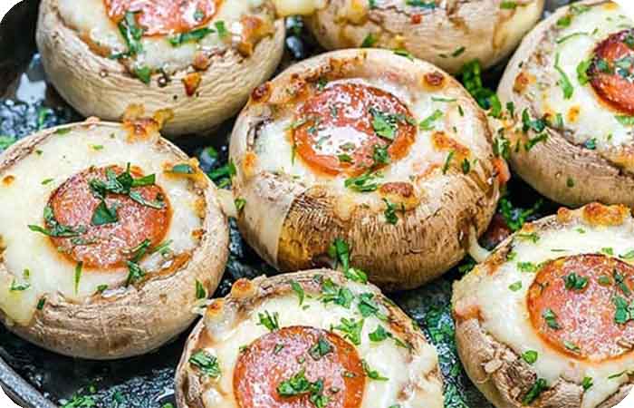 قارچ شکم پر سوسیس و پنیر| انواع غذاهای فست فود ایرانی