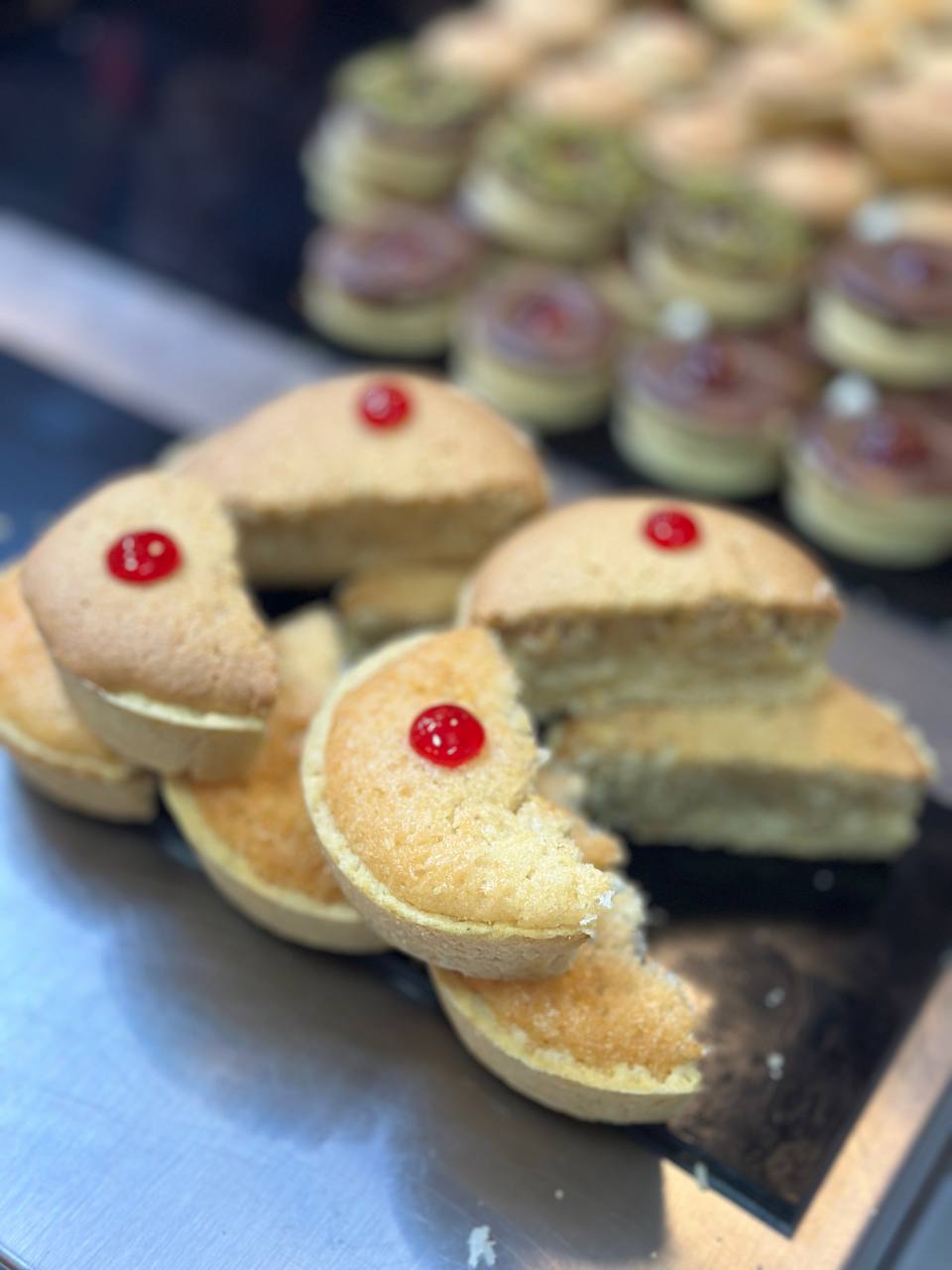 دوره آموزش شیرینی خشک فنی حرفه ای در تهران 6 دوره آموزش شیرینی خشک فنی حرفه ای در تهران - Image 6