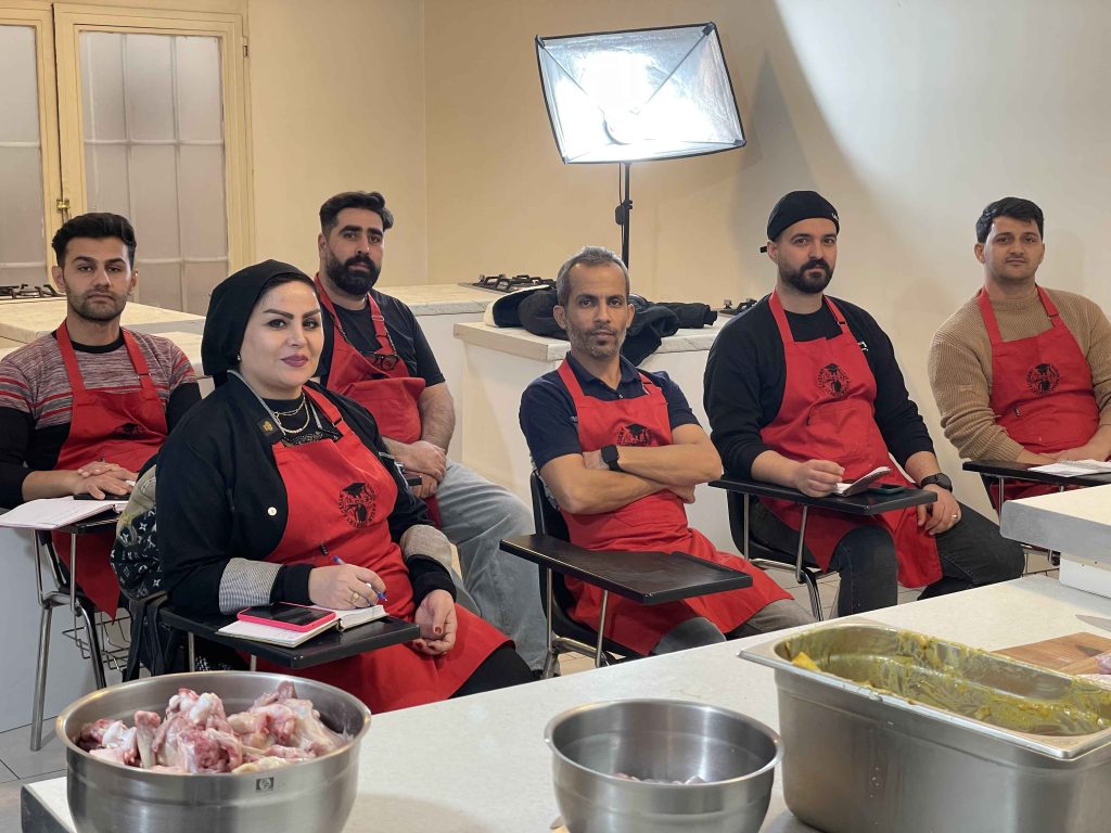 کلاس آموزش کباب زنی و تخته کاری